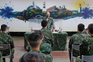廖指揮官勉勵訓員多充實自我,以迎接各項挑戰。(圖/文:陳孟宏)