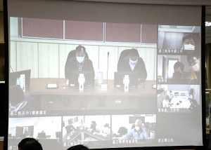 　縣府25日上午召開今年度第2次擴大主管月報，由縣長劉增應主持，配合防疫，各鄉公所與府外單位均採視訊參加。（圖／文：曹重偉）