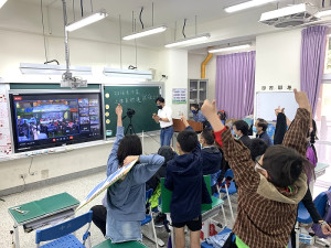 　行政院「班班有冷氣」政策，全國22縣市25日透過視訊同步啟動。（圖／文：馮紹夫）