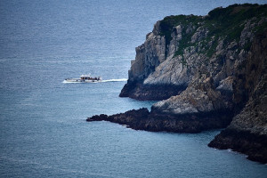 　隨著海象轉穩，近來搭船參加「海上看東引」的遊客人數也明顯增多。（圖／文：陳其敏）