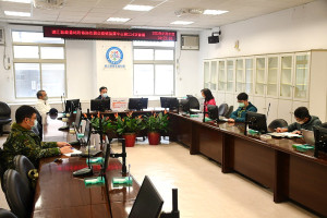 　指揮中心召開第114次防疫會議，由縣長劉增應主持，公布新增7名南竿鄉確診個案（4男3女、均尚未取號）。（圖／文：曹重偉）