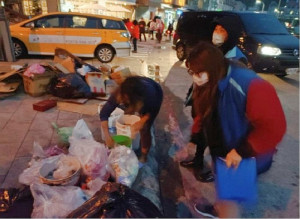 環資局為落實民眾垃圾不落地、垃圾分類及資源回收的觀念,4月起開始執行垃圾破袋稽查工作。(圖:連江縣環資局)