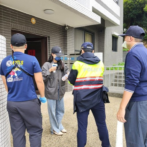 因應疫情升溫,交旅局會同相關單位展開南竿鄉旅宿聯合稽查,並且加強宣導防疫措施。(圖:交旅局)