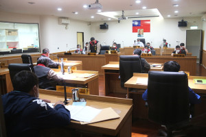 　南竿鄉代會第11屆第7次定期大會13日開議，由鄉長陳振國進行施政報告。（圖／文：吳嘉榮）