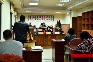 東引鄉民代表會第11屆第7次定期大會開議,主席王維德籲請全鄉謹慎對應疫情危機,有效遏制病毒傳播。(圖/文:陳其敏)