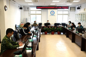 　指揮中心第131次會議，縣長劉增應公布新增32名確診（23男9女），所在地南竿10例，莒光10例（東6西4），東引8例，北竿4例。（圖／文：曹重偉）