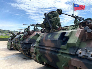官兵於基地部隊展現平時勤訓精練成果。(圖:吳家安)