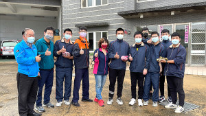 莒光鄉公所致贈各家戶、醫警消及海、岸巡人員粽子,祝賀端午佳節愉快。(圖/文:宋幸儒)