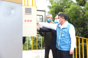 　南竿鄉生命園區環保金爐28日進行揭牌儀式，環保署長張子敬、縣長劉增應共同開火啟用。（圖／文：吳嘉榮）