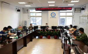 　 指揮中心昨召開第142次會議，公布新增19名確診（12男7女），所在地南竿鄉10例、北竿鄉3例、莒光鄉（東莒）3例、東引鄉3例。（圖／文：曹重偉）