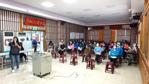 連江縣環境資源局辦理「環境用藥安全既非農地雜草管理宣導」,鄉親受益良多。(圖/文:宋幸儒)