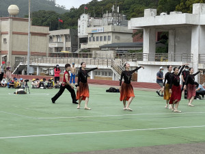 台北首督芭蕾舞團1日在北竿巡迴演出首場,塘岐國小師生全程聆賞。(圖/文:陳鵬雄)