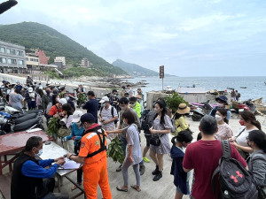 　連假人潮。（圖與文：陳鵬雄）