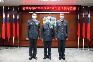 廖指揮官主持6月份晉任典禮,期許晉任人員持續精進本職學能。(圖:莊媛婷)