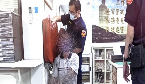 南竿一名酒醉男子偷車代步還酒駕叫囂,經警方當場查獲,開單18萬拒測罰單並依刑法竊盜罪嫌移送法辦。(圖:連江縣警察局)