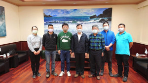 台中市水土保持技師公會理事長、常務理事及水保技師一行,8日拜會縣長劉增應,就地區水保業務推動交換意見。(圖:縣府產發處)