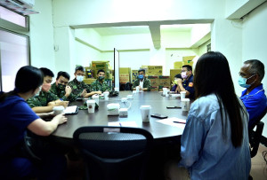 　因應疫情升溫，東引軍民召開防疫會議，檢視應變機制運作及防範之道。（圖／文：陳其敏）