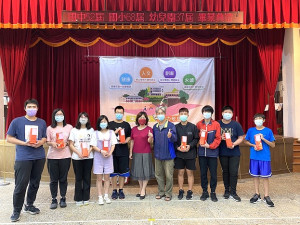 敬恆國中小畢業典禮溫馨感人,畢業生滿載祝福展翅高飛。(圖/文:宋幸儒)