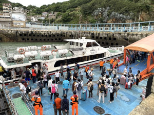 　北竿近日團客數量頗多，碼頭景點湧現人潮。（圖／文：陳鵬雄）