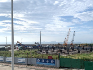 馬祖城鄉特色產業園區工程完成重新招標,上升營造有限公司以金額2億7755萬元得標,預估112年12月31日完工。(圖/文:馮紹夫)