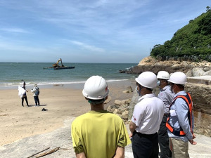 縣長劉增應24日會同工務處等單位現勘地區重大公共工程。(圖/文:馮紹夫)