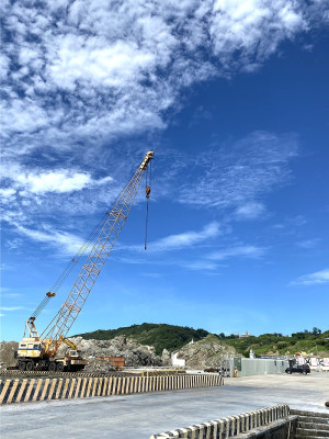 　東莒猛澳候船室重建案地基已灌漿完畢，如期進行中。（圖／文：蔡夢玲）