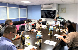 東引鄉公所、新華航業公司召開交通品質提升會議,針對鄉親保留票、船班資訊公布等議題進行溝通與討論。(圖:東引鄉公所)