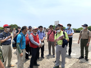 　國家通訊傳播委員會前進亮島、高登現勘通訊建設，亮島通訊大幅改善，高登基地台預計今年底前完工啟用。（圖／文：馮紹夫）