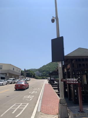 清水廣場新增科技執法設備,360度鏡頭自動偵測違規停車。(圖/文:馮紹夫)