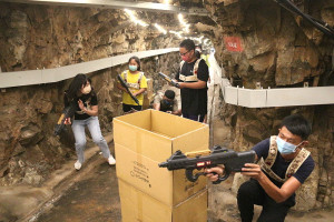 　鐳戰生存遊戲體驗進行火熱對戰，過程緊張又刺激，每個人都玩得不亦樂乎。（圖／文：吳嘉榮）