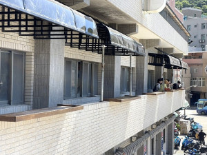 山隴市場2樓早餐區面南陽台整理為景觀陽台。(圖:馬祖日報)