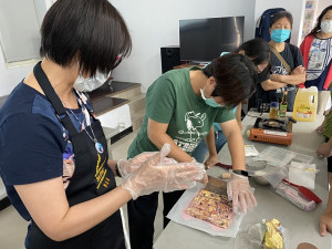 產發處於28日在東莒老人活動中心舉辦紅寶石行動學堂。(圖/文:蔡夢玲)