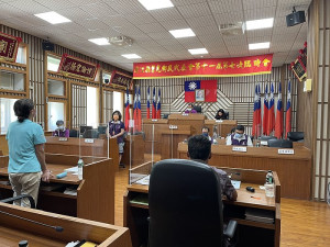 　莒光鄉民代表會第11屆第7次臨時會，研議南竿－莒光間交通船航班時間異動調整及莒光東西莒間交通船鄉親訂位權益問題檢討。（圖／文：宋幸儒）