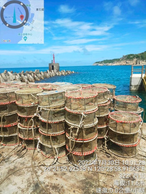 產發處於東引西沙礁海域清除126具、北竿白廟海域清除304具章魚籠,並持續派員打撈北竿橋仔海域水下漁業垃圾。(圖:產發處)
