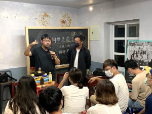 北區青聚點、馬祖青年發展協會合辦月推聚會,邀請馬祖青年道士陳柏儒分享擔任道士的經歷。(圖/文:馮紹夫)