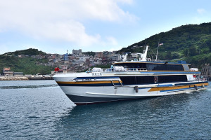 　今年1到6月，南竿-東引島際旅運量累計達3萬8千餘人次；但受冬季及海象不佳之天候影響，淡旺季海上客運量尖離峰差距頗大。（圖：資料照片）