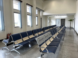 　北竿航空站內外候機室座椅全部換新，比照台北航站新增沙發式座椅區。（圖／文：陳鵬雄）