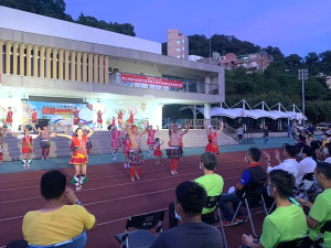 第9屆連江縣原住民族聯合豐年祭傳統體育競賽活動開幕,以精彩的音樂饗宴為活動揭開序幕。(圖/文:馮紹夫)