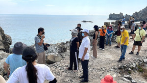 馬祖地質公園協會辦理推廣活動,第二場抵達西莒,讓大家瞭解菜浦澳特殊地質景觀及自然生態之美。(圖/文:宋幸儒)