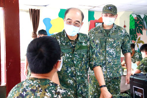 　慰勉常備兵役軍事訓練。（圖：鍾惟同）