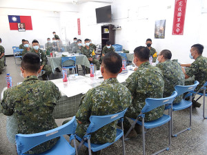 透過定期的榮團會召開,建立良好的溝通管道。(圖:鄭恆佳)