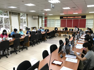 　連江縣111學年度國民中小學校長會議8月31日召開，教育處各科報告業務執行情況，並討論各科和各校提案。（圖／文：吳嘉榮）