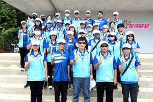　111年連江縣運動會7日風光落幕，縣運大會籌備處總幹事教育處長陳冠人率教育處同仁感謝所有參與及協助此屆縣運工作人員的辛勞。（圖／文：曹重偉）