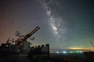 《看見馬祖星空》攝影比賽第1名劉鴻軒《劃破星河》。(圖:馬管處)