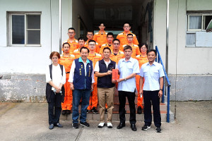 　秋節在即，感謝岸、海巡弟兄辛苦付出，副縣長偕同議長張永江等代表前往岸、海巡隊廳舍拜訪及致贈加菜金。（圖／文：曹重偉）