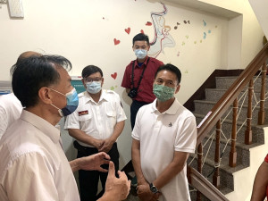 　永揚消防安全設備股份有限公司捐贈連江縣21套無線智慧型連動式住警器及無線火警受信總機與119火災通報系統，12日舉辦捐贈儀式。（圖／文：馮紹夫）