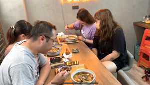 從宅配團購邁入實體店面,天母人氣個人麻辣鍋「福來鋪」13日山隴試營運。(圖/文:馮紹夫)