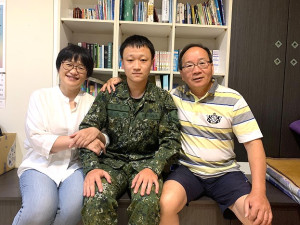穿軍服讚！　馬防部防空連　一兵張國揚