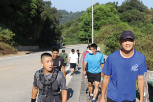 官兵於南竿地區辦理健行活動。(圖:邱致傑)