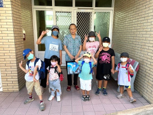 東莒國小暨附幼兒園與東莒長青協會接續祝賀重陽節。(圖/文:蔡夢玲)